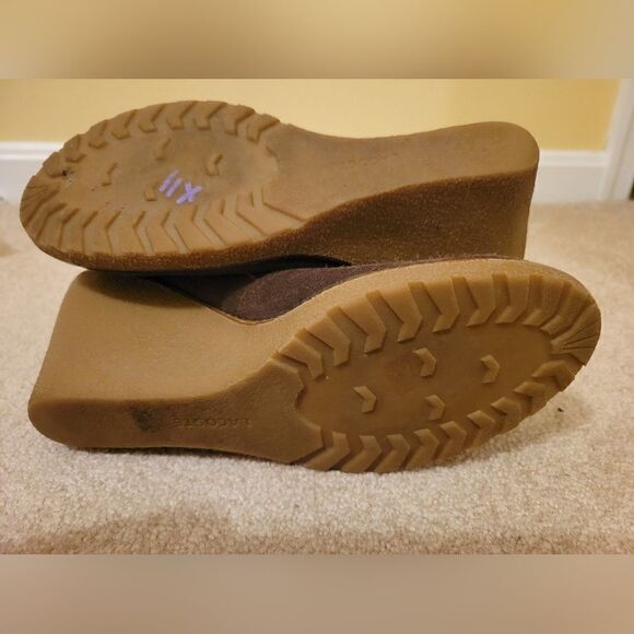 Lacoste suede wedge boot. - Picture 2 of 7